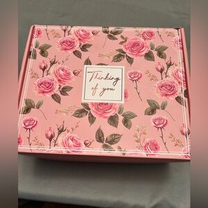 PERFECT BOX Thinking of You Pink Floral Rose Scent
All Occassion’s